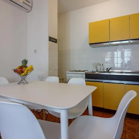 Azur * Novi Vinodolski