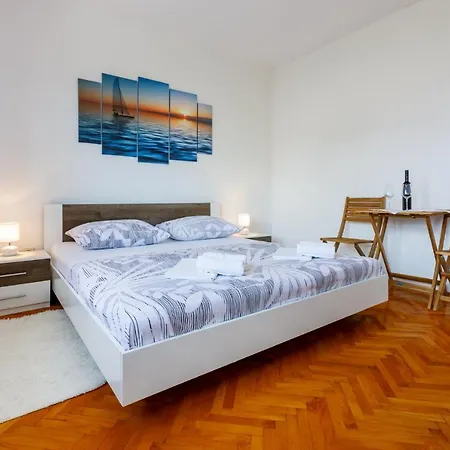 Azur Apartment