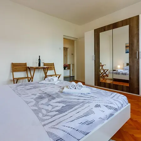 Azur Apartment Novi Vinodolski