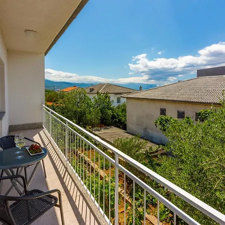 Azur * Novi Vinodolski